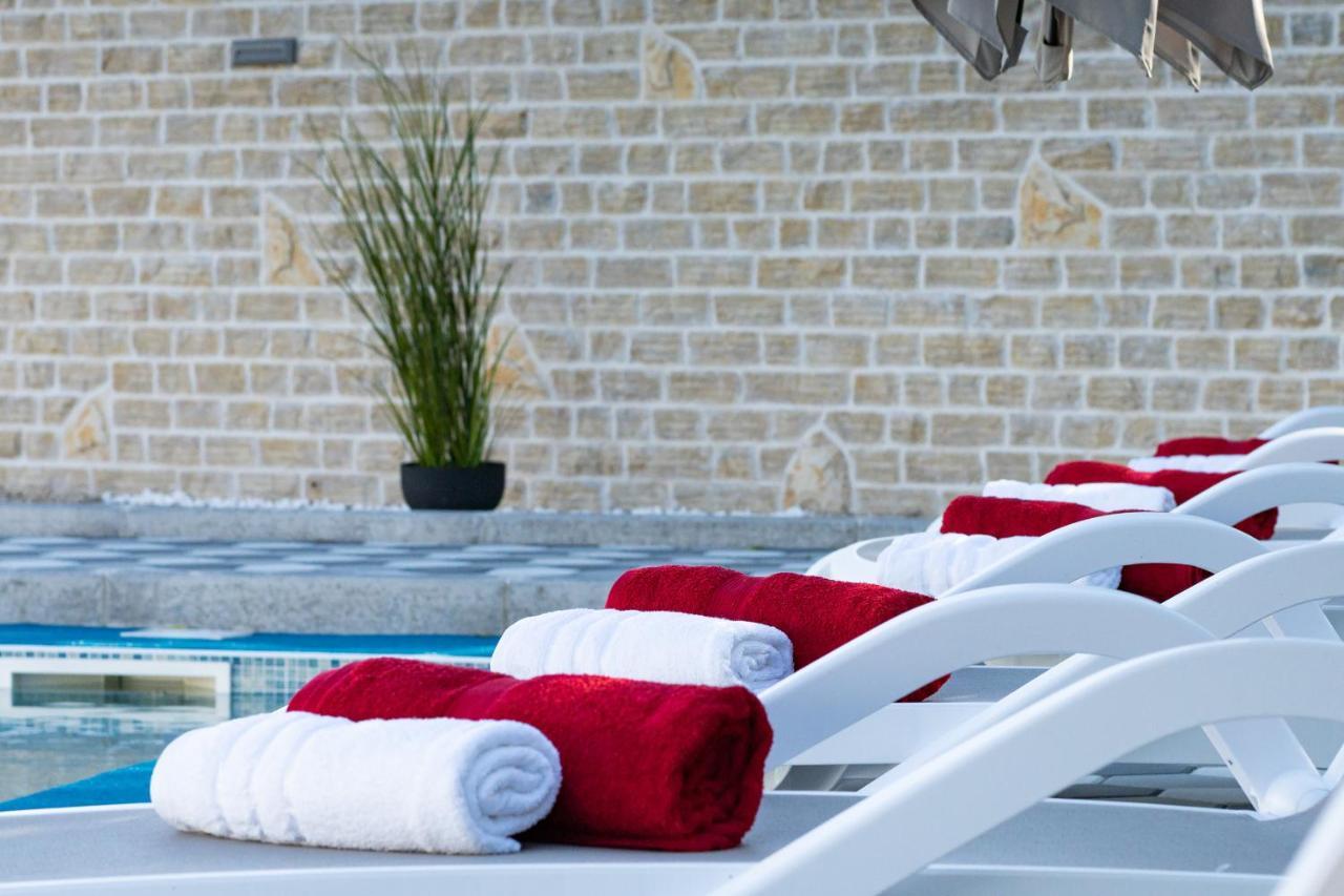 Apartman David S Bazenom Podusje Exterior foto